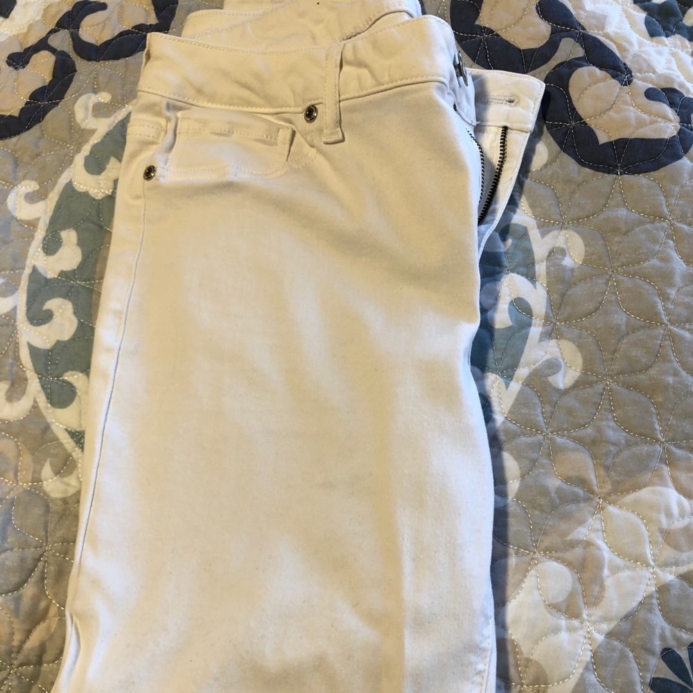 White skinny pants!